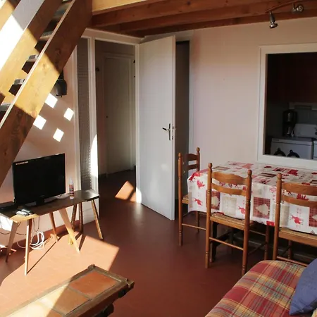Near Area For 6 People *